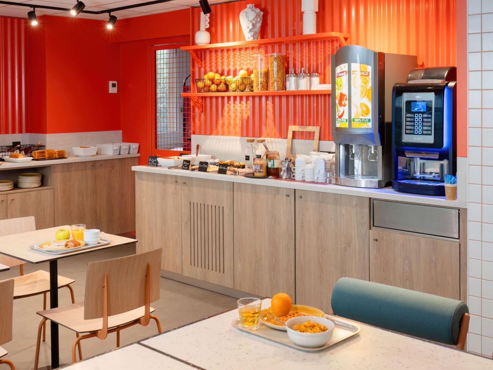 Ibis Budget Pertuis Portes Du Luberon Exterior foto