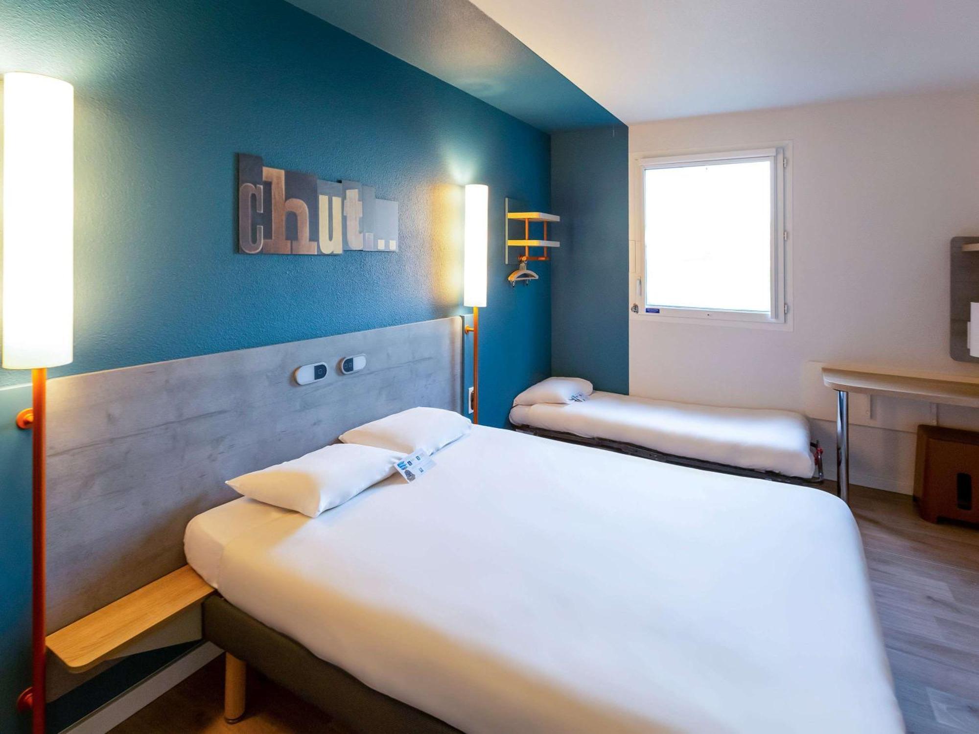 Ibis Budget Pertuis Portes Du Luberon Exterior foto